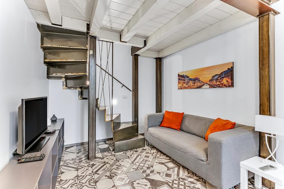 TV and multimedia, Living room, Seating area, Evening entertainment