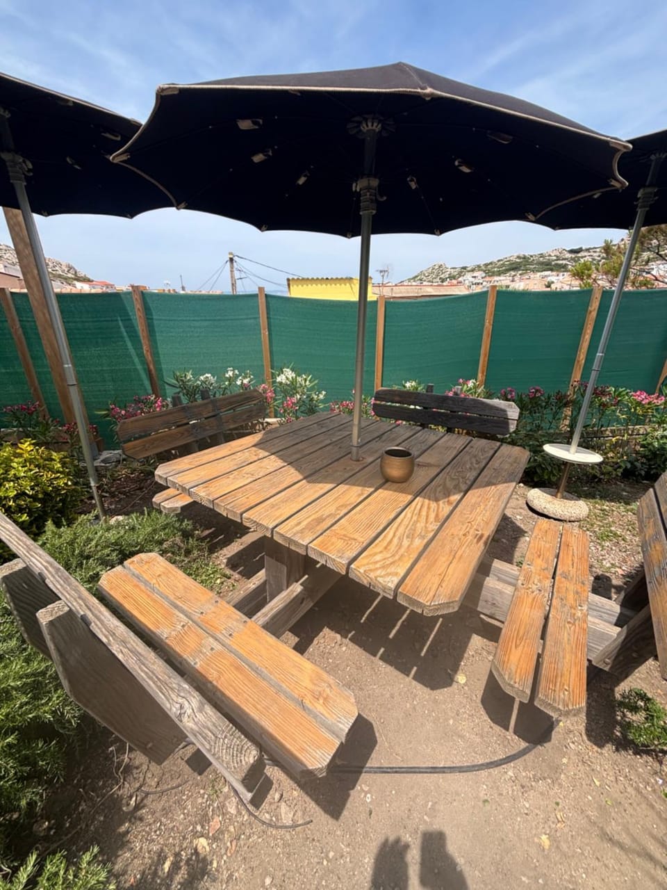 Au cœur du Parc National du Massif des Calanques, la FLIBUSTE des Goudes, Maison 2 chambres, climatisée, jardins, solarium, Jaccuzzi, proche plage, large vue mer House in Marseille