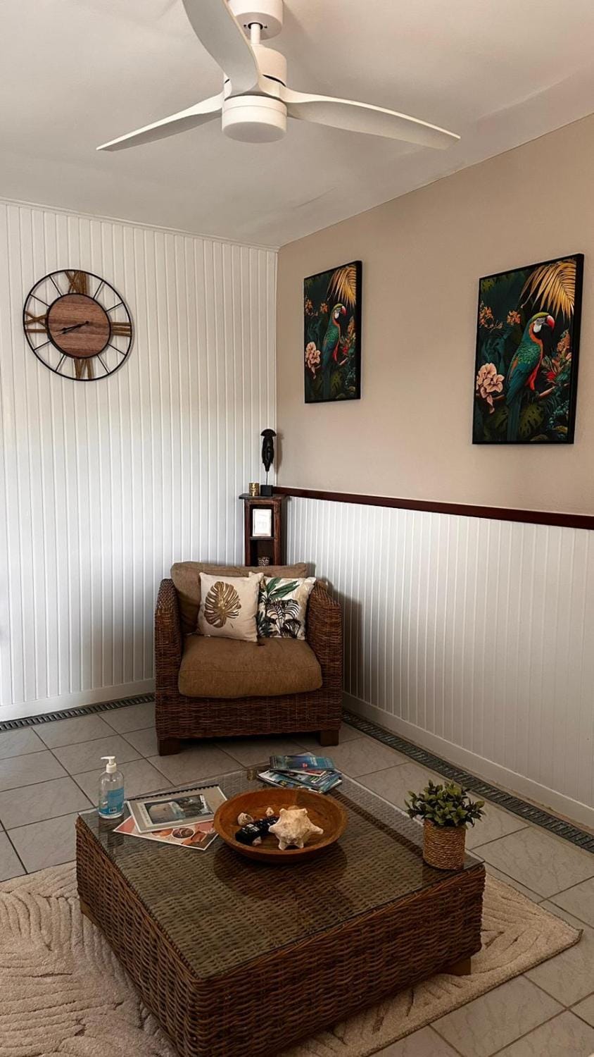 Charmant logement avec spa/petit-déjeuner inclus. Apartment in Leeward Islands