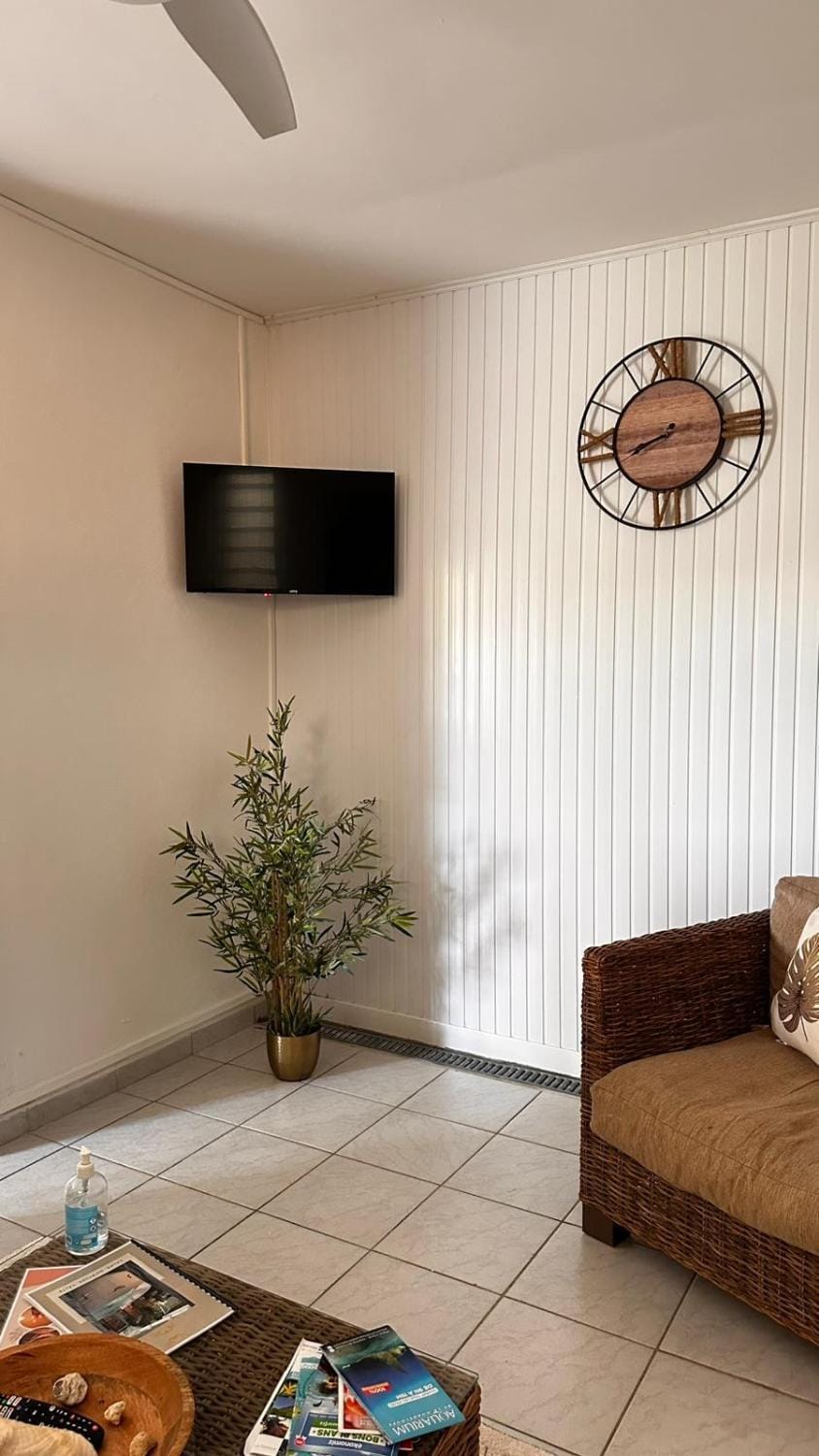 Charmant logement avec spa/petit-déjeuner inclus. Apartment in Leeward Islands