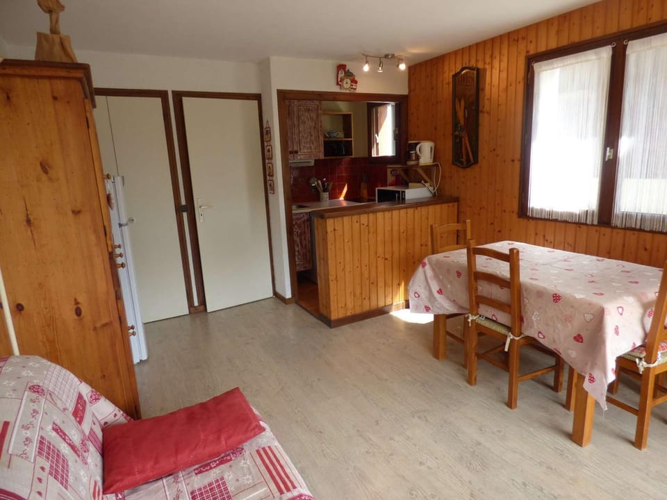 Joli studio, 4 pers, calme, proche commerces et remontées mécaniques, balcon, rénové - FR-1-458-171 Apartment in Le Grand-Bornand
