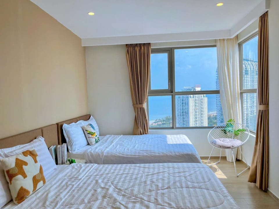 Bed, View (from property/room), Photo of the whole room, Sea view, towels