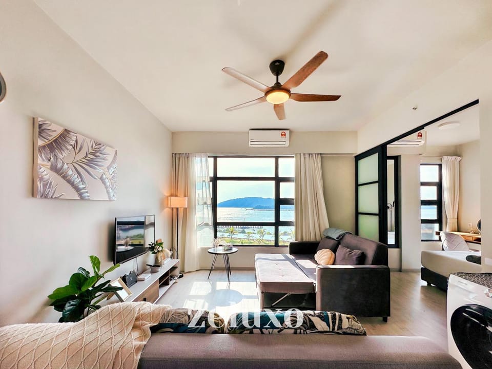 Communal lounge/ TV room, Natural landscape, TV and multimedia, Living room, Photo of the whole room, Seating area