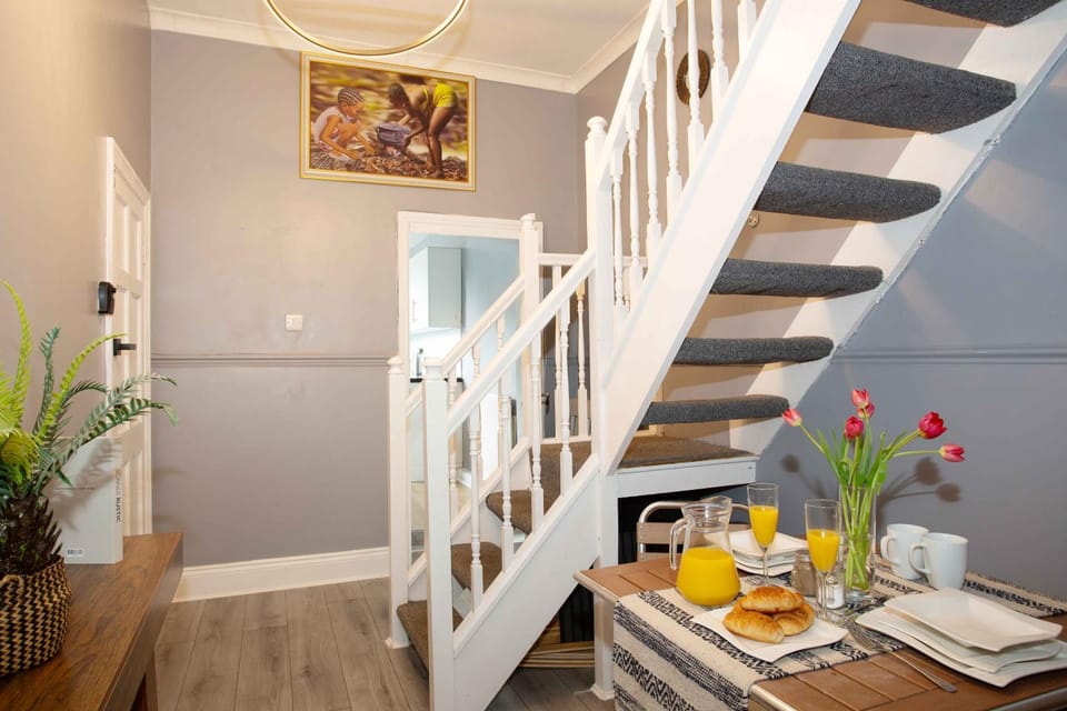 The Vacationers - Pvt Rooms with Shared Bath Bed and Breakfast in Sunderland