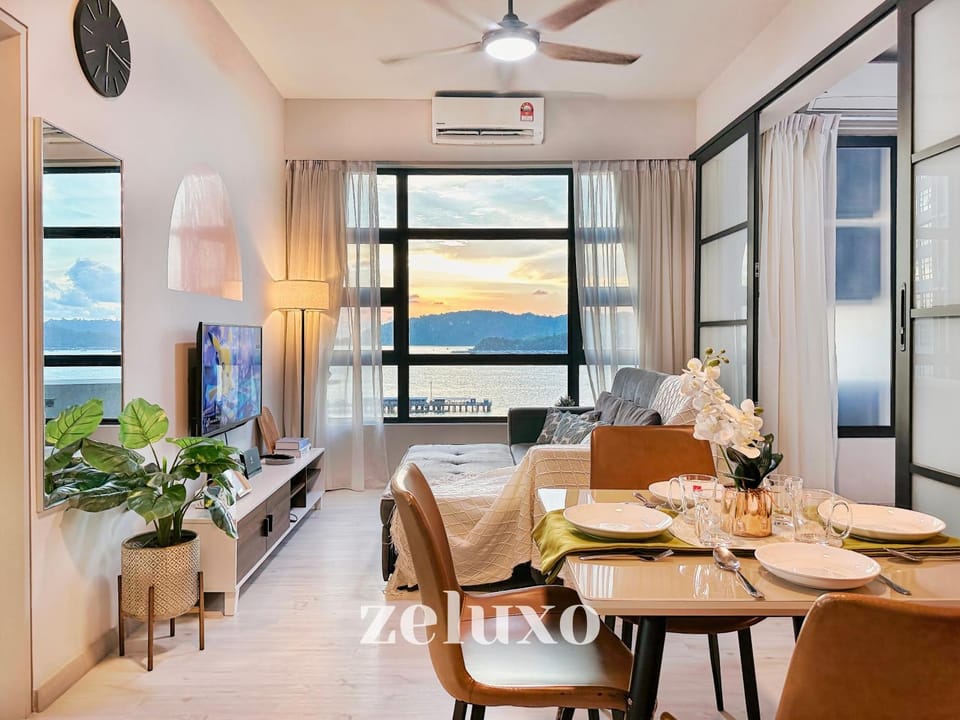 Natural landscape, TV and multimedia, Living room, Seating area, Dining area, Sea view, internet, air conditioner