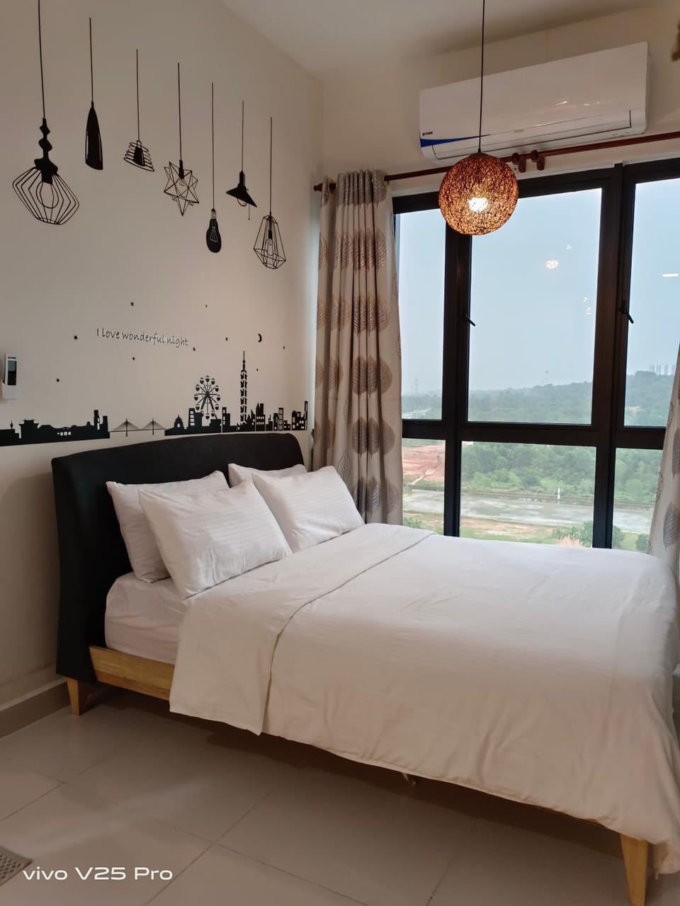 Bed, Photo of the whole room