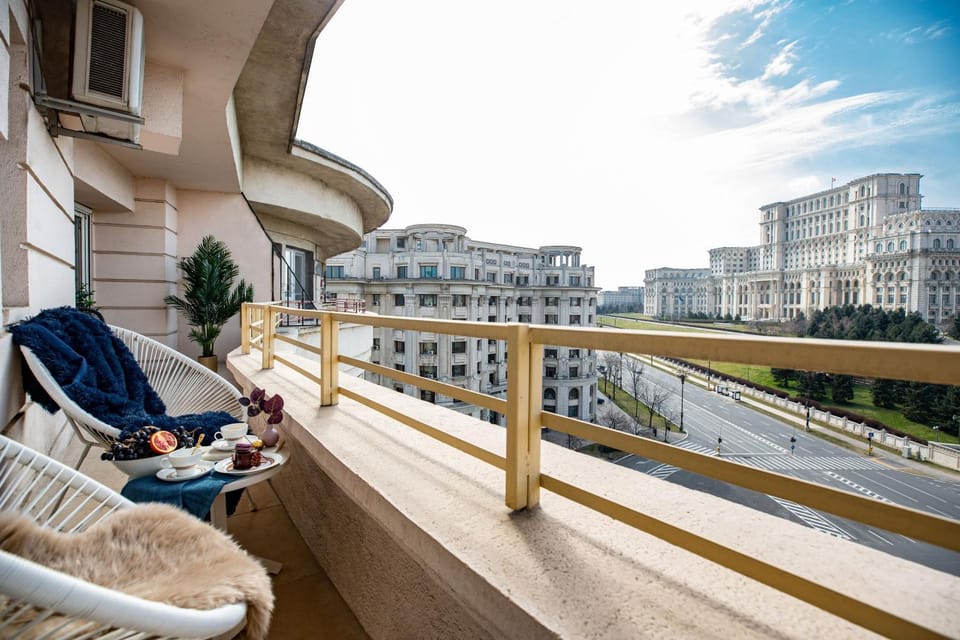 Property building, Patio, Day, View (from property/room), Balcony/Terrace, Seating area
