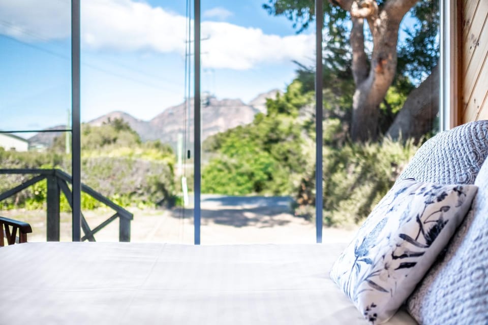 Bed, Bedroom, Garden view, Mountain view