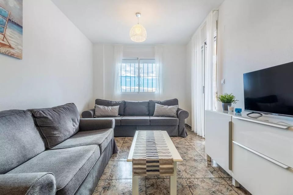 Communal lounge/ TV room, TV and multimedia, Living room, Seating area
