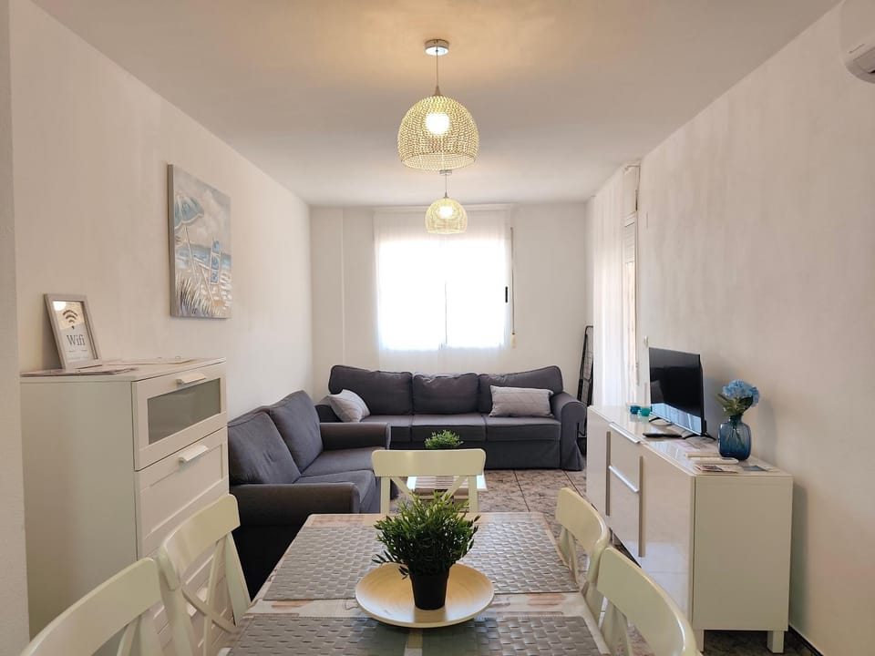 Communal lounge/ TV room, TV and multimedia, Living room