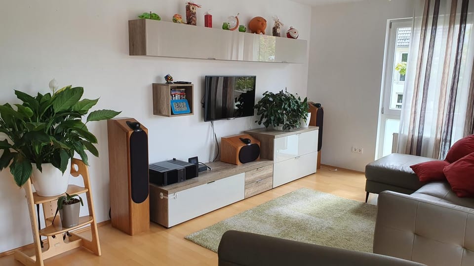 moderne 4 Zimmer -Wohnung I BBQ I Parkplatz Apartment in Munich
