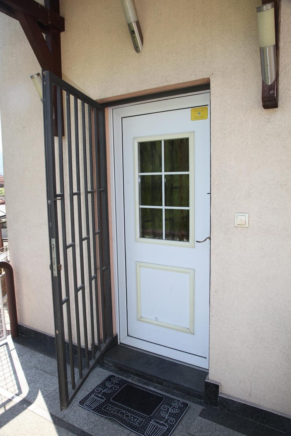 Facade/entrance, Balcony/Terrace