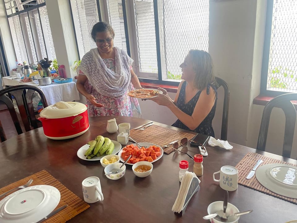 Breakfast, Continental breakfast, group of guests