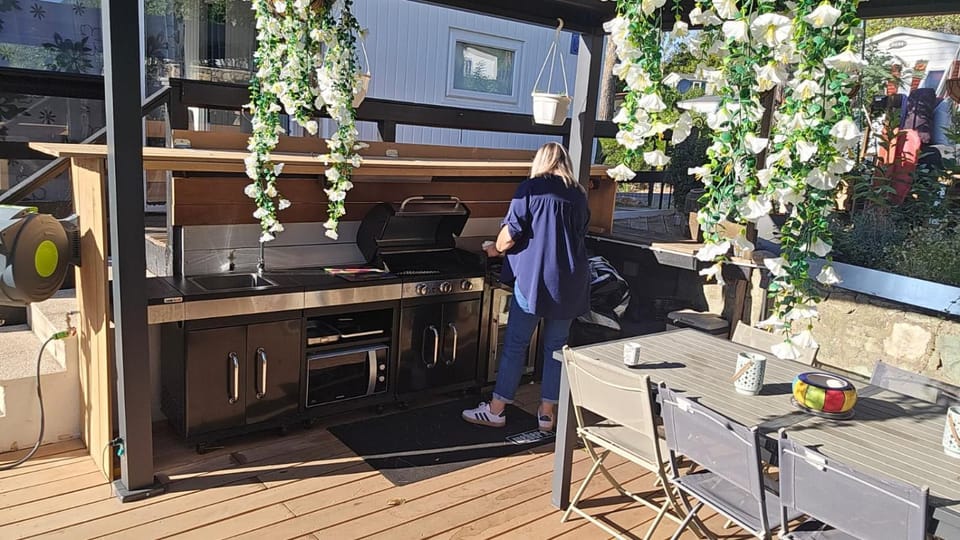 BBQ facilities, kitchen