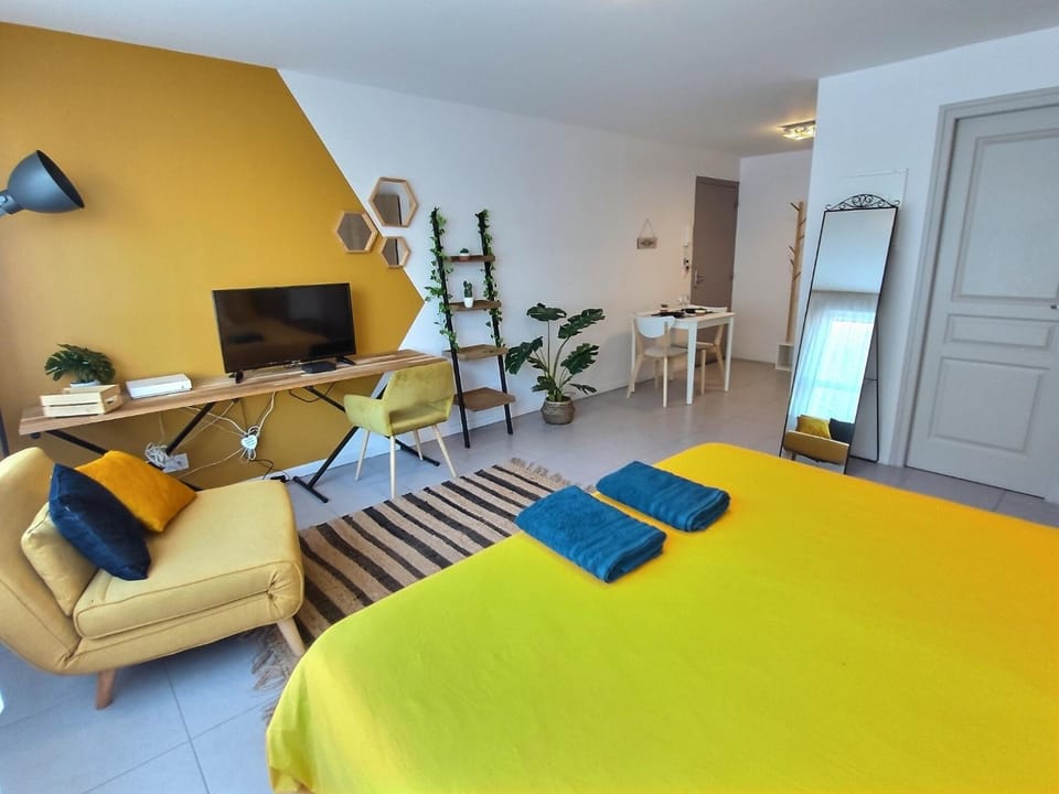 Studio LE JUNGLE - ROISSY CDG - Parc Astérix - PARIS Apartment in Île-de-France