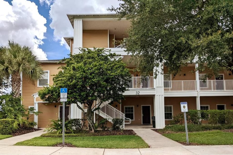 Hidden Oasis - Near Disney & Universal Apartment in Four Corners