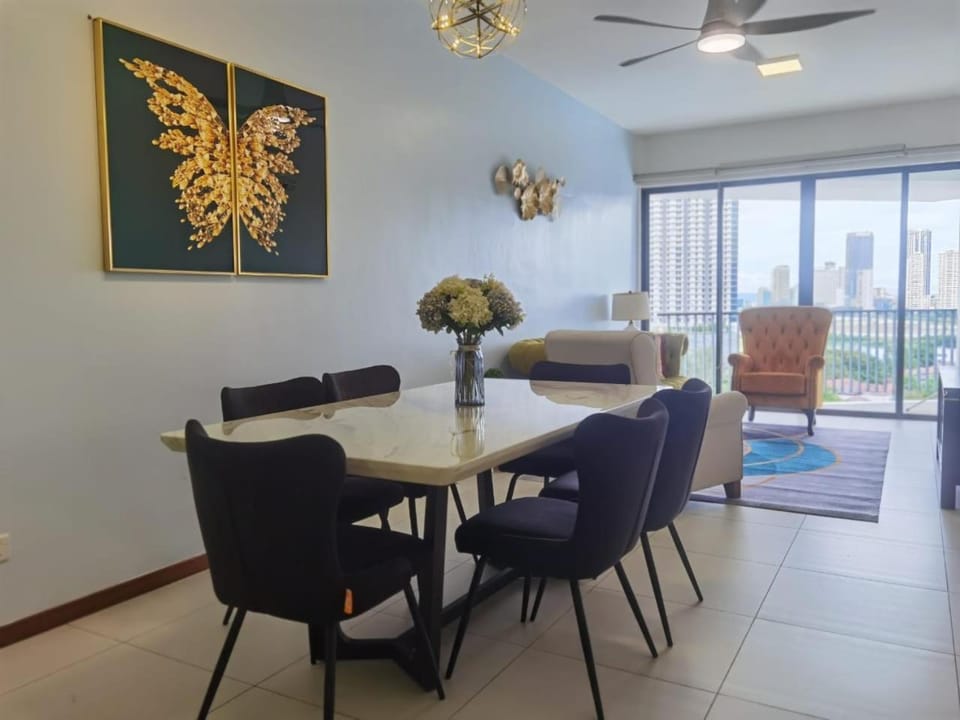 Living room, Dining area