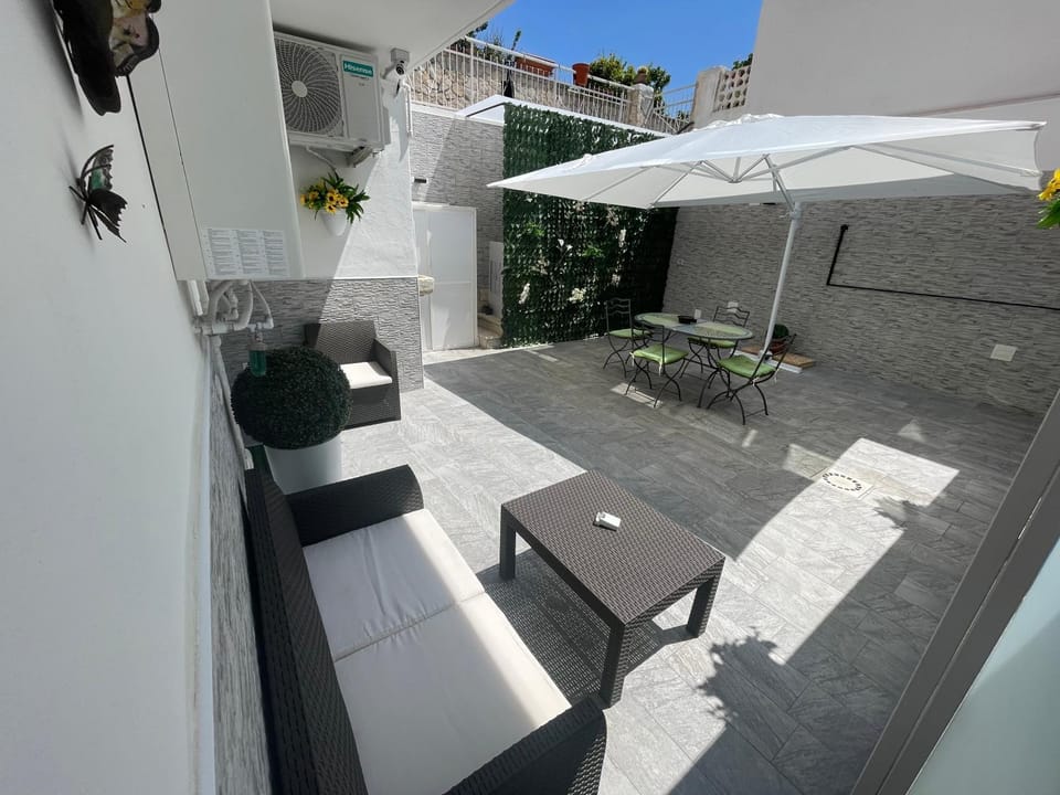 Balcony/Terrace, Inner courtyard view
