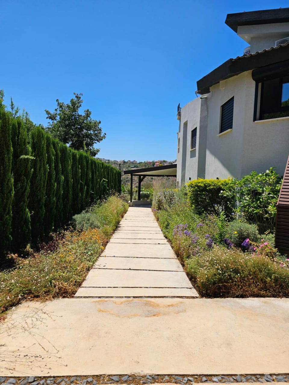 Facade/entrance, Garden