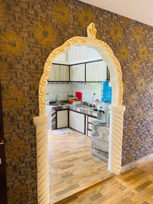 Cheerful 2 bed room flat with parking near forest. Apartment in Bagmati Province, Nepal