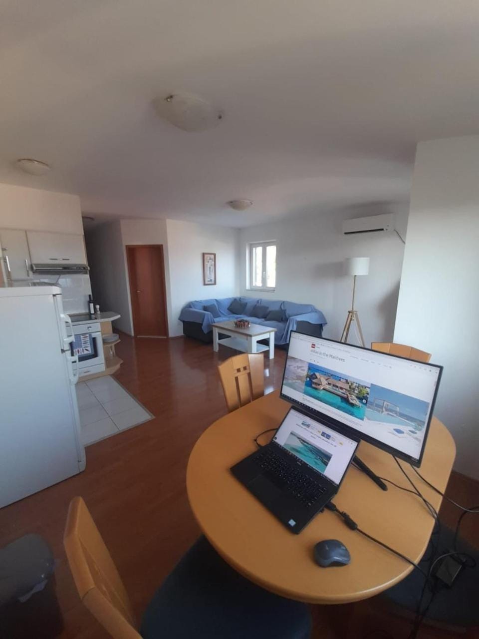 TV and multimedia, Kitchen or kitchenette, Dining area, stove