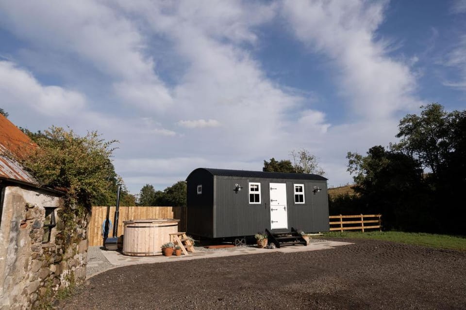 Property building, Hot Tub