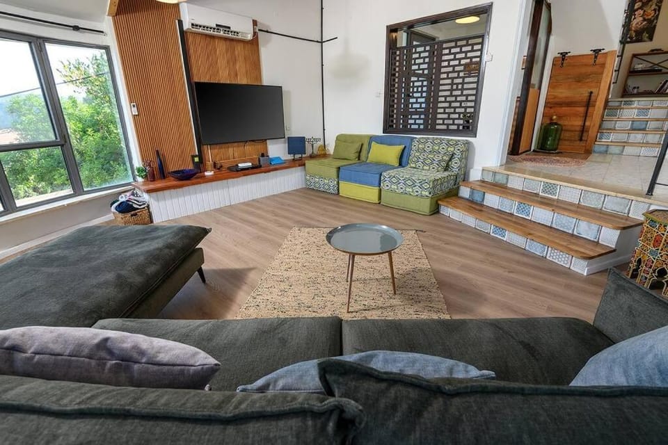בית מול ירח Villa in North District