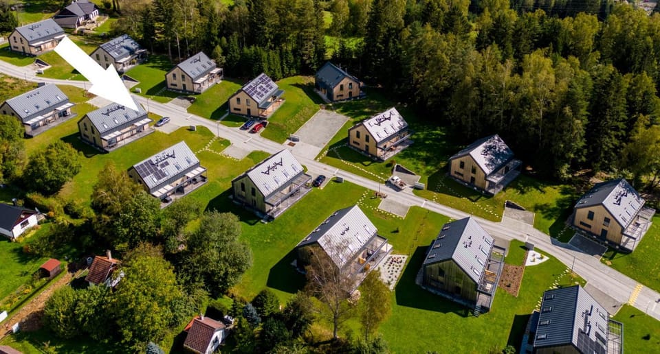 Property building, Day, Neighbourhood, Natural landscape, Bird's eye view, Street view