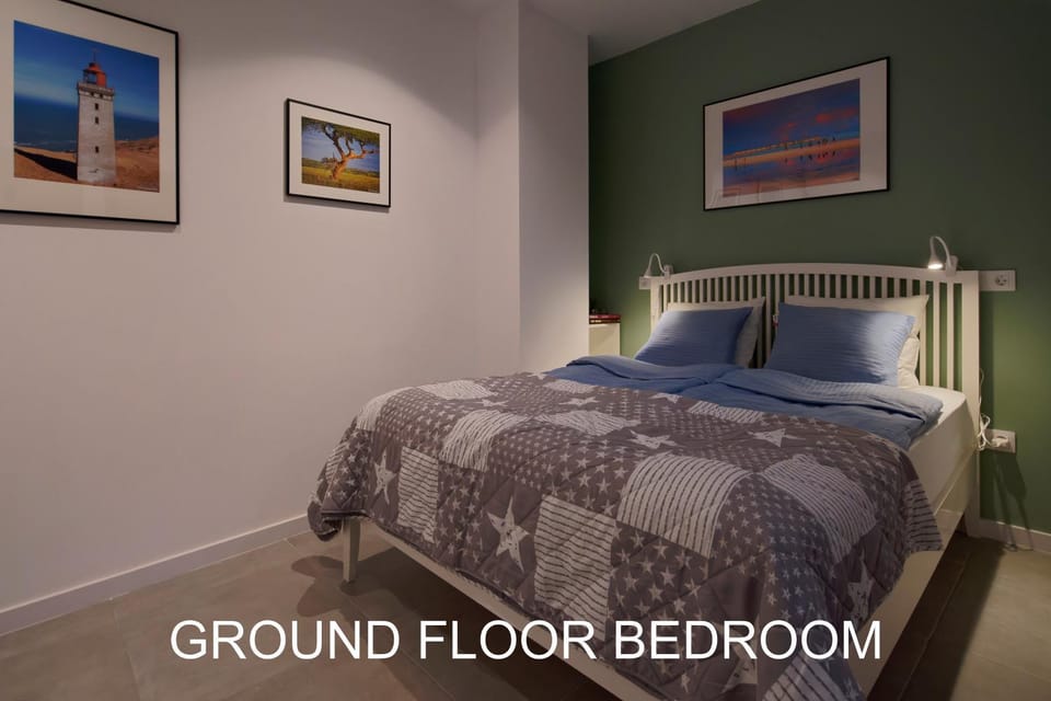 Bed, Photo of the whole room, Bedroom, cot, wardrobe