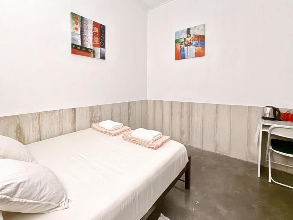 Tiong Nam 32, Heart of Kuala Lumpur, 15mins to KLCC, 6 mins to LRT PWTC Vacation rental in Federal Territory of Kuala Lumpur
