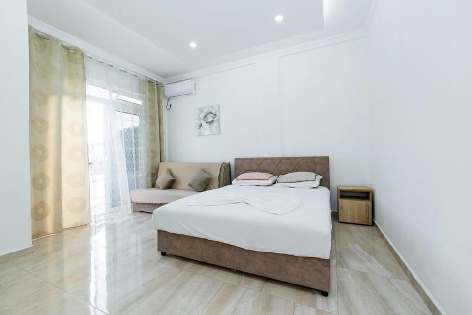 Bed, Living room