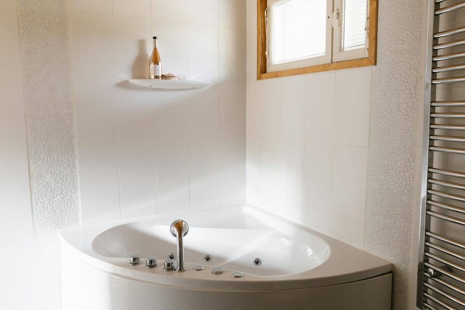Bathroom, Bath