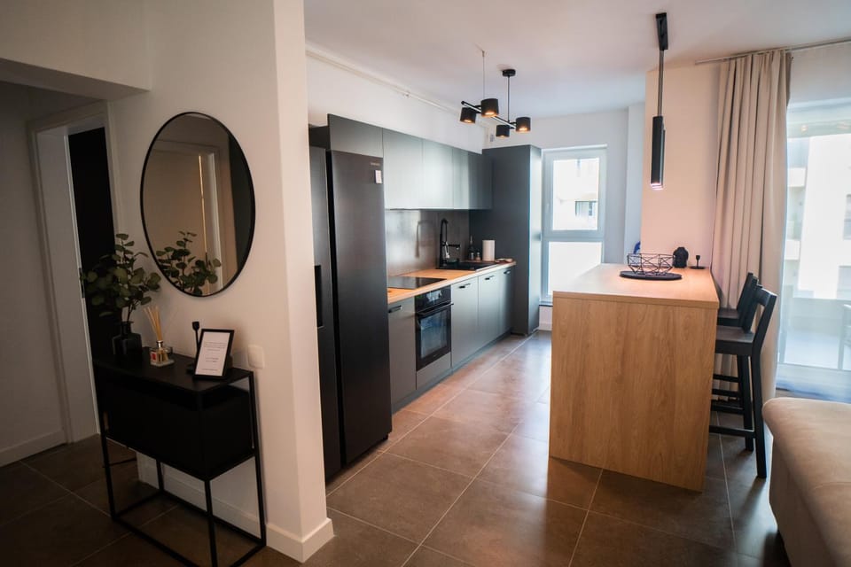 Kitchen or kitchenette, oven