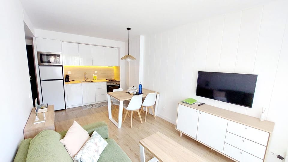 Kitchen or kitchenette, Living room