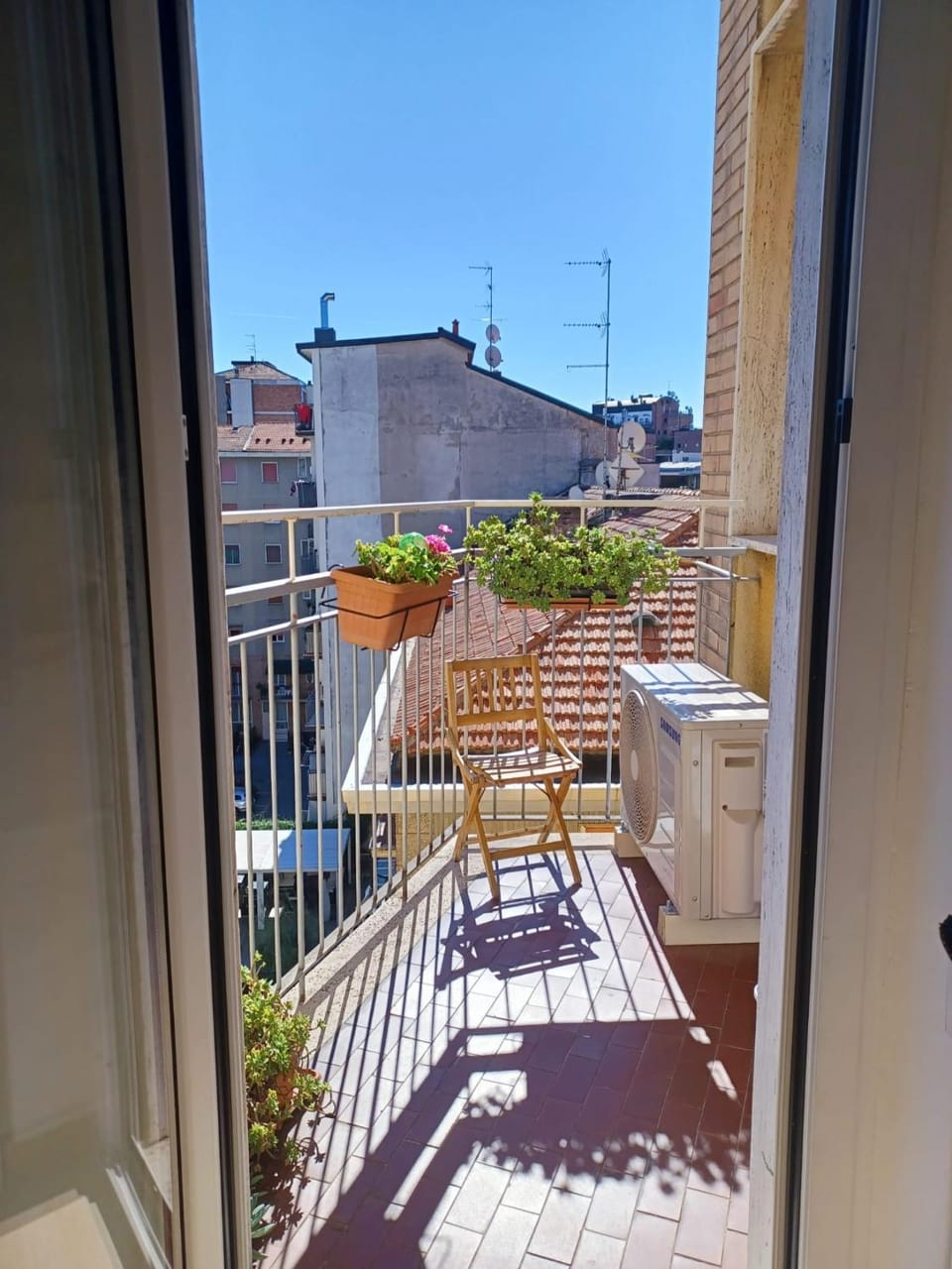 Spring, Balcony/Terrace, City view, Street view