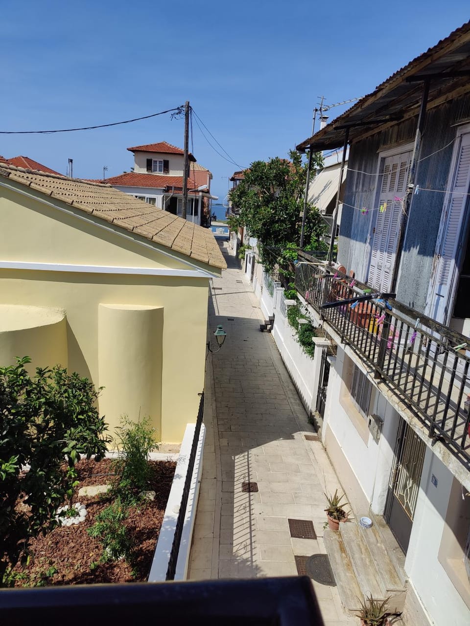 Neighbourhood, Balcony/Terrace