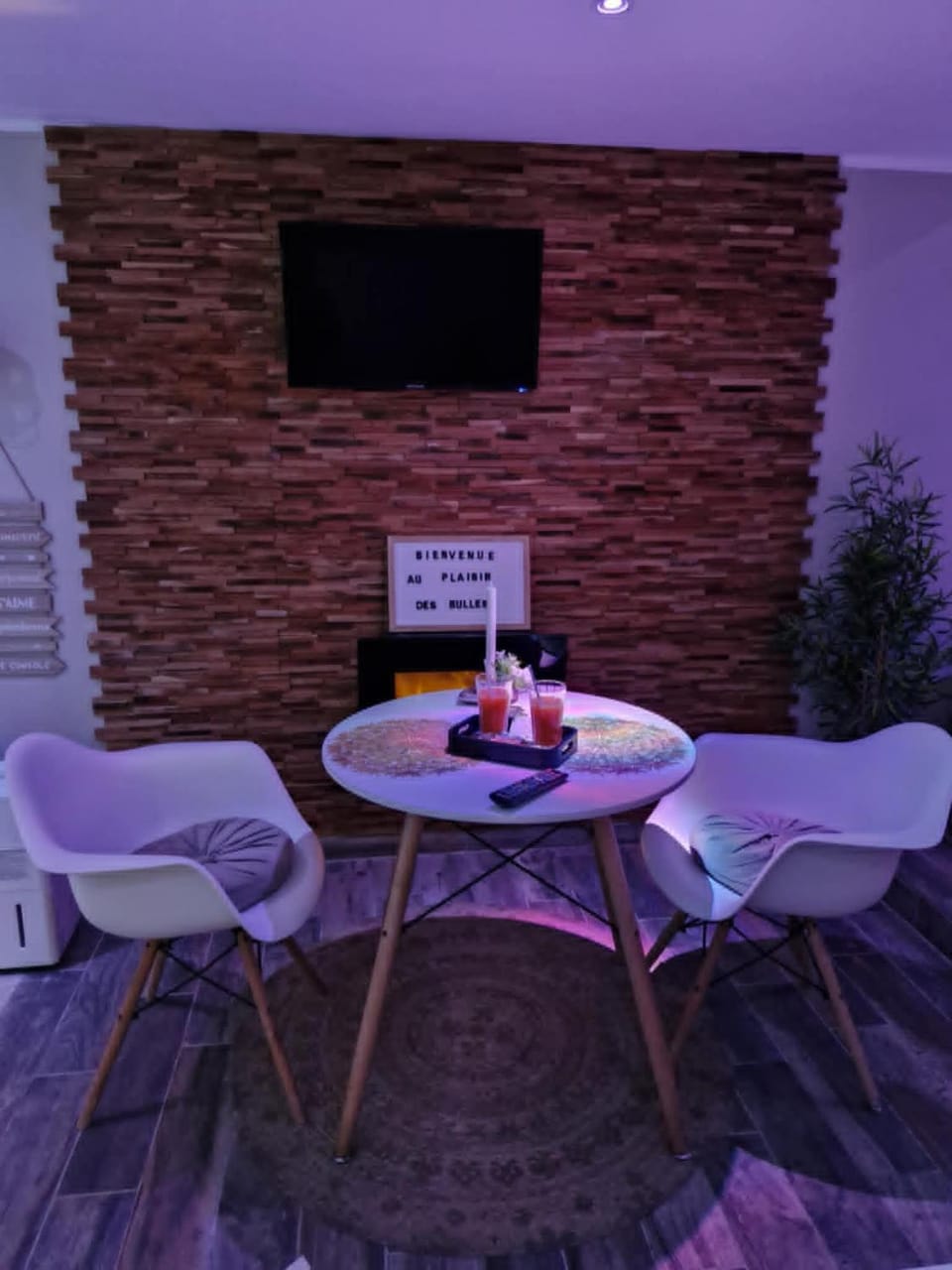 TV and multimedia, Dining area