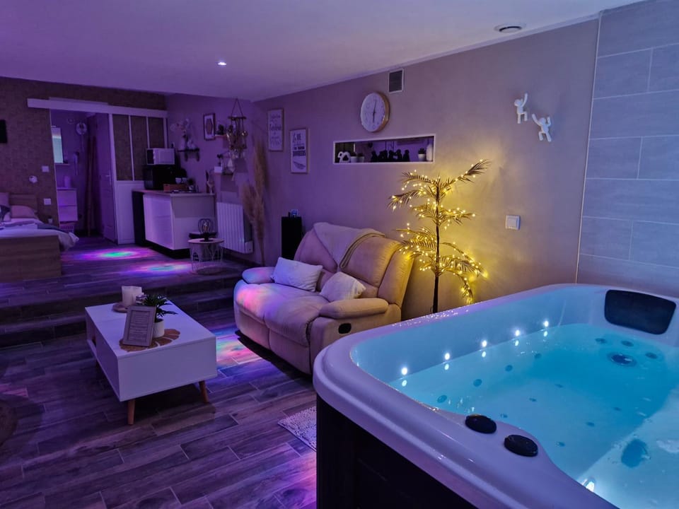 Hot Tub, Spa and wellness centre/facilities