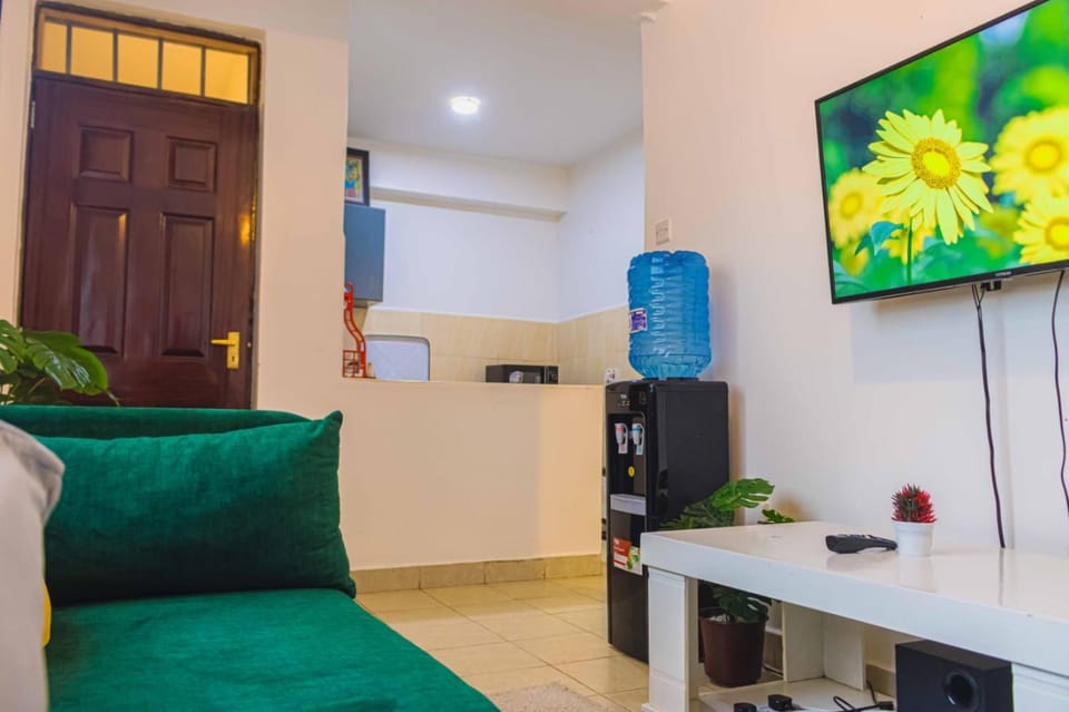 Kitchen or kitchenette, Living room, Seating area