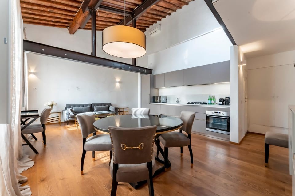 Kitchen or kitchenette, Seating area, Dining area, stove