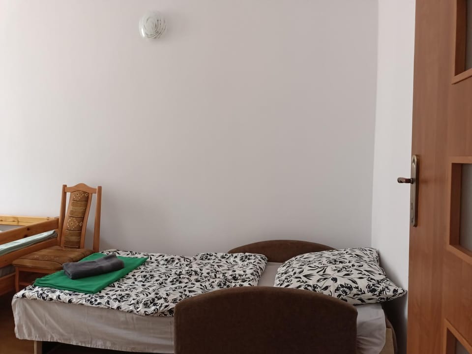 Cruz Mieszkanie Pokoje Centrum przytulny czysty lokal na noc Hostel in Masovian Voivodeship