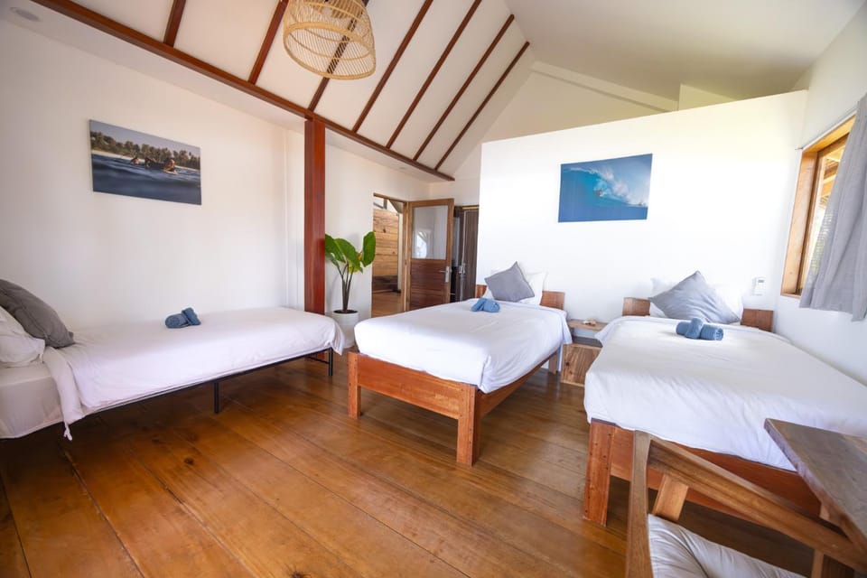 Photo of the whole room, Bedroom, towels