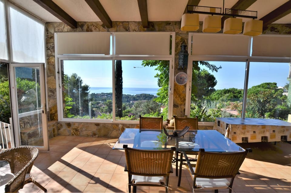 VILLA FLORES 8 personas LLORET DE MAR House in Lloret de Mar