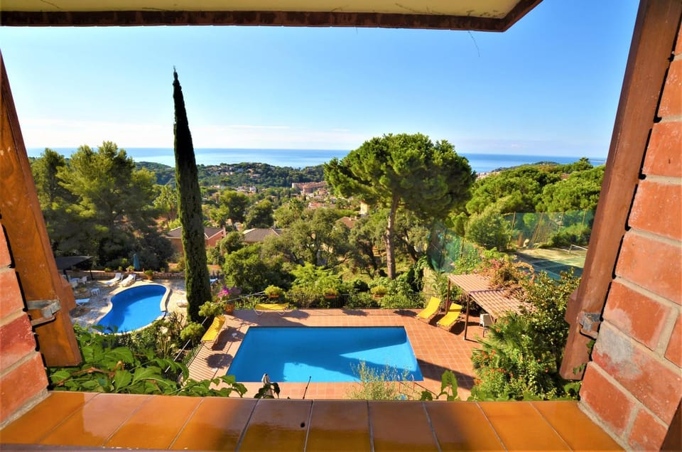 VILLA FLORES 8 personas LLORET DE MAR House in Lloret de Mar