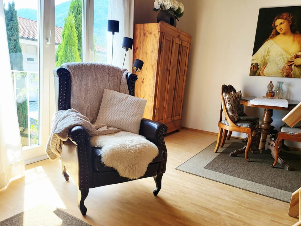 Traum Ferienwohnung am Strand im Tessin - nur 5min von Ascona oder Locarno entfernt Apartment in Canton of Ticino