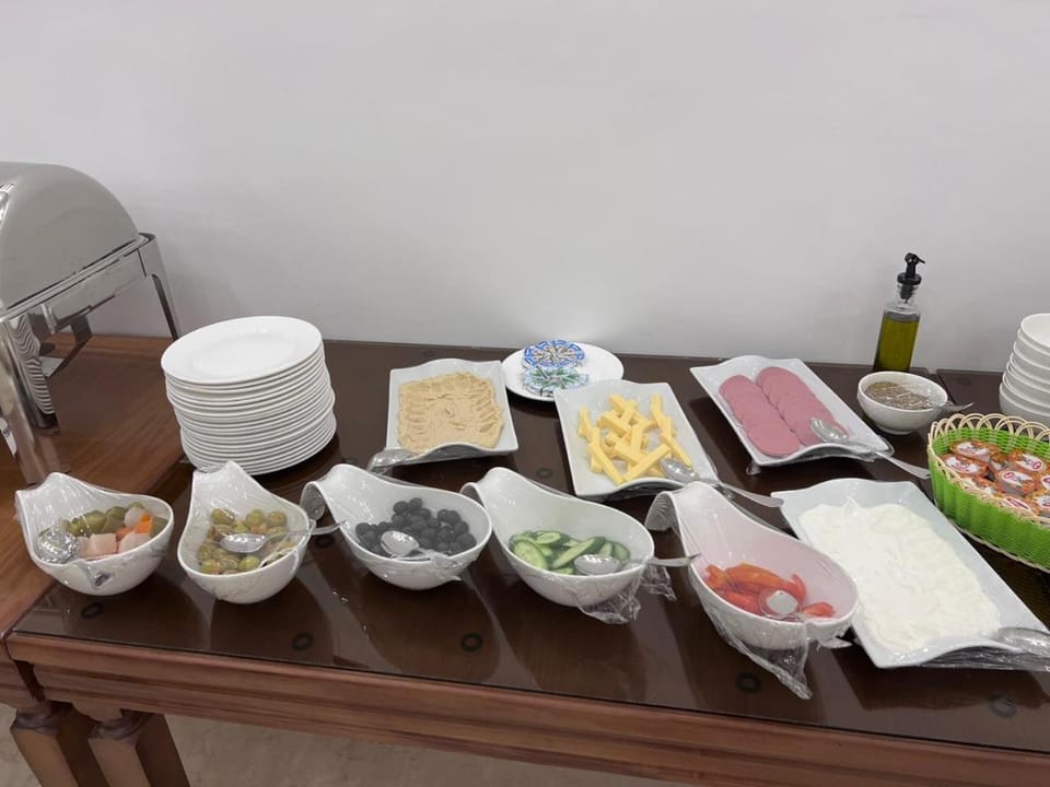 Food and drinks, Food, Buffet breakfast, Drinks