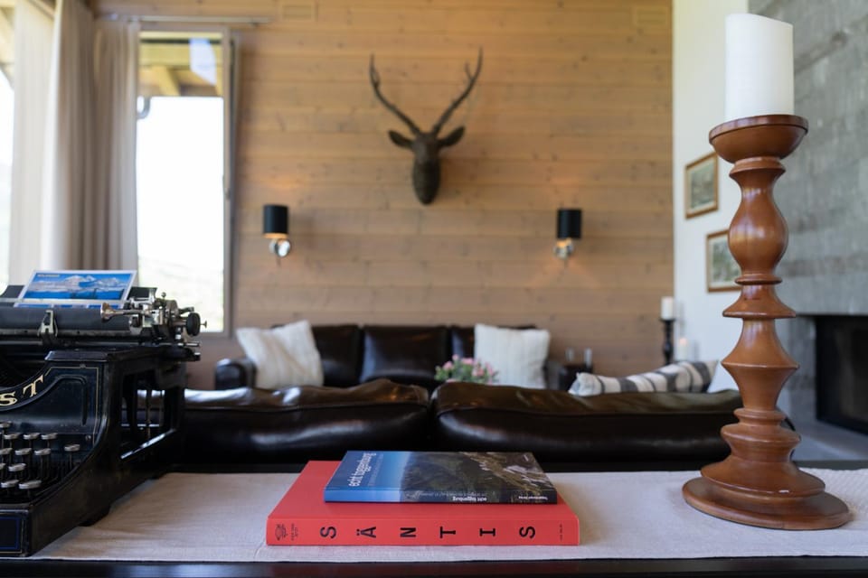 Communal lounge/ TV room, Living room