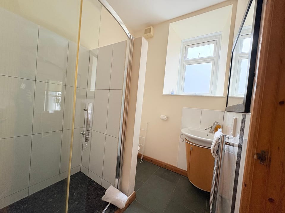 Shower, Toilet, Bathroom, towels, towels