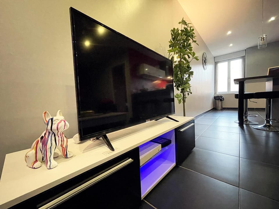 TV and multimedia, locker