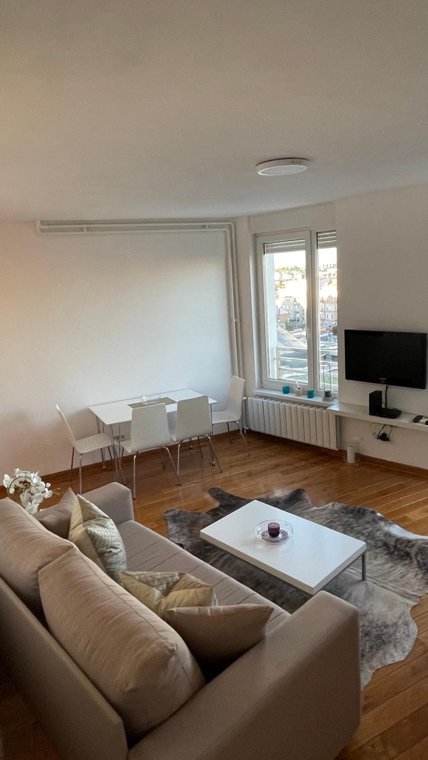 TV and multimedia, Living room, Seating area